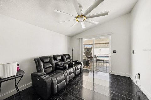 Casa en venta en Tampa, Florida, 3 dormitorios, 145.48 m2 № 2093998 - foto 7