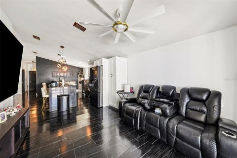 Casa en venta en Tampa, Florida, 3 dormitorios, 145.48 m2 № 2093998 - foto 6