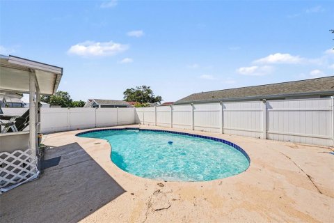 Casa en venta en Tampa, Florida, 3 dormitorios, 145.48 m2 № 2093998 - foto 22