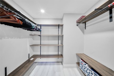 Touwnhouse à louer à Hallandale Beach, Floride: 2 chambres, 167.04 m2 № 1982466 - photo 12