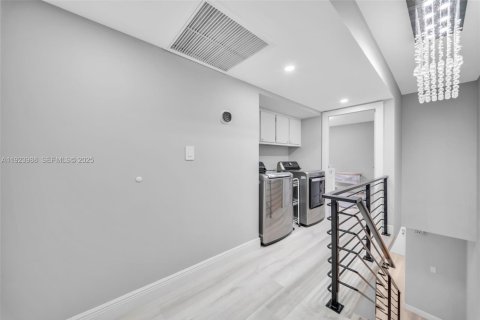 Touwnhouse à louer à Hallandale Beach, Floride: 2 chambres, 167.04 m2 № 1982466 - photo 10