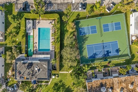 Touwnhouse à louer à Hallandale Beach, Floride: 2 chambres, 167.04 m2 № 1982466 - photo 25