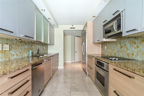 Снять в аренду кондоминиум в Авентура, Флорида 2 спальни, 219.25м2, № 2246545 - фото 16