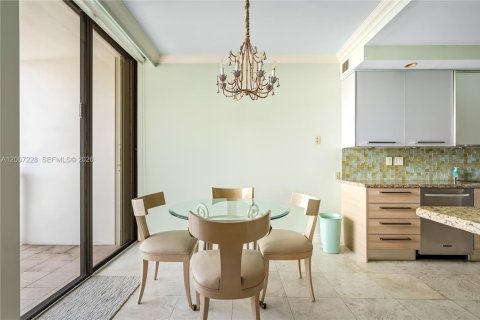 Снять в аренду кондоминиум в Авентура, Флорида 2 спальни, 219.25м2, № 2246545 - фото 11