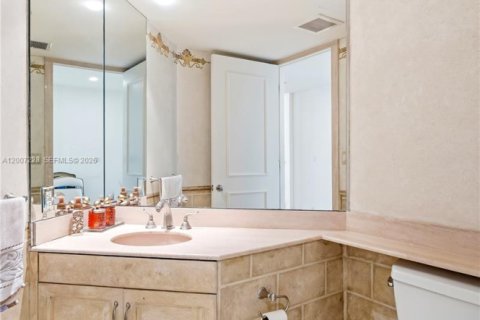 Снять в аренду кондоминиум в Авентура, Флорида 2 спальни, 219.25м2, № 2246545 - фото 29