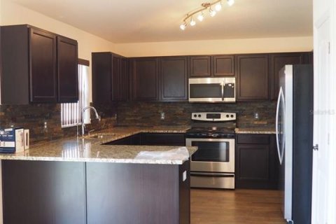Villa ou maison à louer à Davenport, Floride: 3 chambres, 137.96 m2 № 2115954 - photo 4