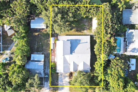 Casa en venta en Palm City, Florida, 4 dormitorios, 272.67 m2 № 1858891 - foto 1