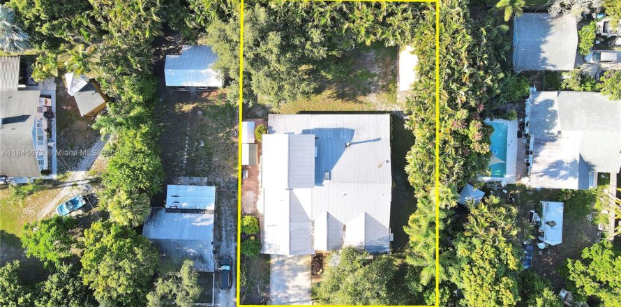 Casa en Palm City, Florida 4 dormitorios, 272.67 m2 № 1858891