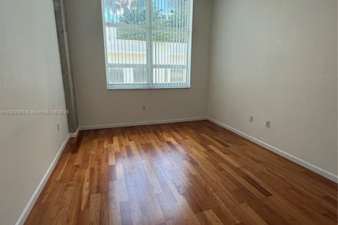 Condo in Miami, Florida, 2 bedrooms  № 1794916 - photo 23