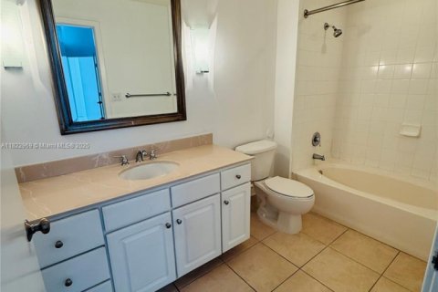 Condo in Miami, Florida, 2 bedrooms  № 1794916 - photo 24