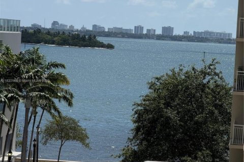 Condo in Miami, Florida, 2 bedrooms  № 1794916 - photo 3