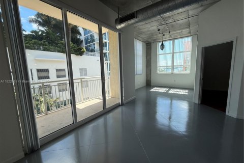 Condo in Miami, Florida, 2 bedrooms  № 1794916 - photo 8