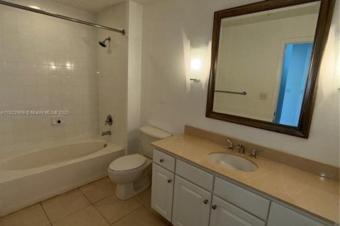 Condo in Miami, Florida, 2 bedrooms  № 1794916 - photo 20