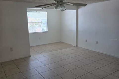 Duplex in Bradenton, Florida 2 bedrooms, 95.88 sq.m. № 1847086 - photo 12