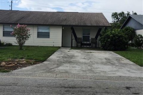Duplex in Bradenton, Florida 2 bedrooms, 95.88 sq.m. № 1847086 - photo 3