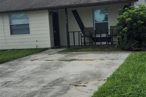 Duplex in Bradenton, Florida 2 bedrooms, 95.88 sq.m. № 1847086 - photo 1