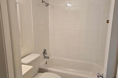 Duplex in Bradenton, Florida 2 bedrooms, 95.88 sq.m. № 1847086 - photo 11