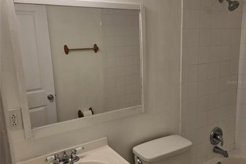 Duplex in Bradenton, Florida 2 bedrooms, 95.88 sq.m. № 1847086 - photo 10
