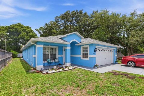 House in Orlando, Florida 4 bedrooms, 183.67 sq.m. № 2215876 - photo 26