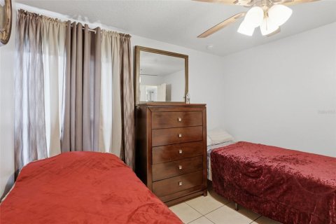 House in Orlando, Florida 4 bedrooms, 183.67 sq.m. № 2215876 - photo 17