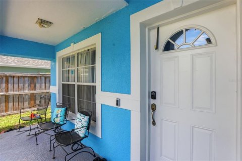 House in Orlando, Florida 4 bedrooms, 183.67 sq.m. № 2215876 - photo 3