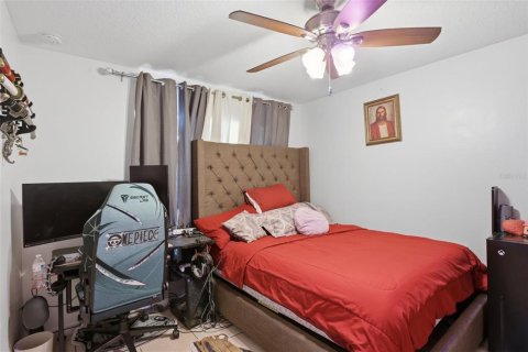 House in Orlando, Florida 4 bedrooms, 183.67 sq.m. № 2215876 - photo 18
