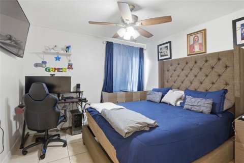 House in Orlando, Florida 4 bedrooms, 183.67 sq.m. № 2215876 - photo 15