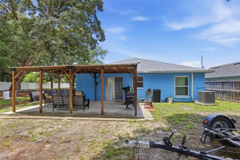 House in Orlando, Florida 4 bedrooms, 183.67 sq.m. № 2215876 - photo 24