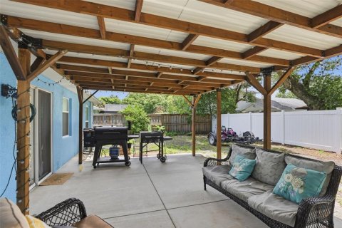 House in Orlando, Florida 4 bedrooms, 183.67 sq.m. № 2215876 - photo 23