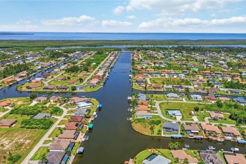 House in Port Charlotte, Florida 3 bedrooms, 85.28 sq.m. № 2157151 - photo 19