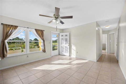 House in Port Charlotte, Florida 3 bedrooms, 85.28 sq.m. № 2157151 - photo 30