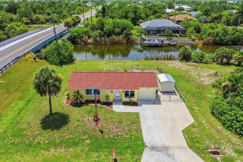 House in Port Charlotte, Florida 3 bedrooms, 85.28 sq.m. № 2157151 - photo 17