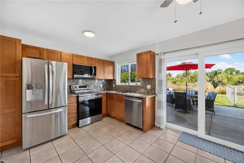 House in Port Charlotte, Florida 3 bedrooms, 85.28 sq.m. № 2157151 - photo 27