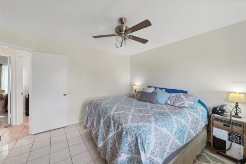 House in Port Charlotte, Florida 3 bedrooms, 85.28 sq.m. № 2157151 - photo 9