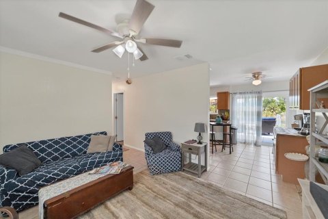 House in Port Charlotte, Florida 3 bedrooms, 85.28 sq.m. № 2157151 - photo 6