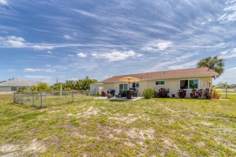 House in Port Charlotte, Florida 3 bedrooms, 85.28 sq.m. № 2157151 - photo 16