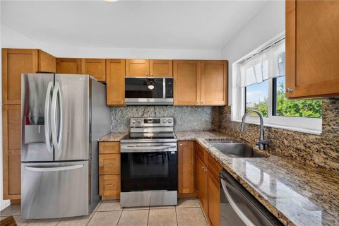 House in Port Charlotte, Florida 3 bedrooms, 85.28 sq.m. № 2157151 - photo 28