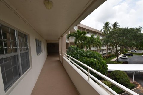 Copropriété à louer à Pompano Beach, Floride: 3 chambres, 139.35 m2 № 1981831 - photo 25