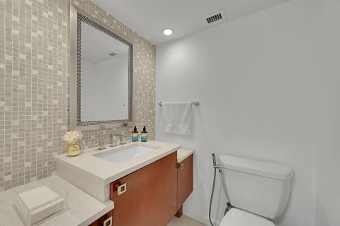 Condo in Boca Raton, Florida, 3 bedrooms  № 2261999 - photo 16