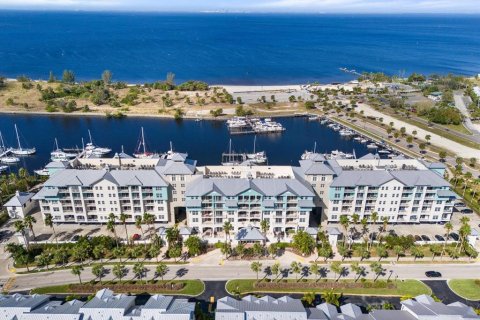 Appartement à Ruskin, Floride 4 pièces, 42.55 m2 № 2138546