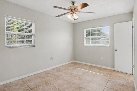 Villa ou maison à vendre à Orlando, Floride: 3 chambres, 96.62 m2 № 2156622 - photo 10