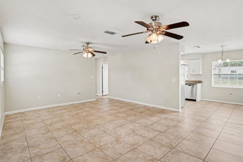 Villa ou maison à vendre à Orlando, Floride: 3 chambres, 96.62 m2 № 2156622 - photo 3