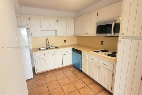 Condominio en alquiler en North Miami Beach, Florida, 1 dormitorio, 73.39 m2 № 1964185 - foto 10