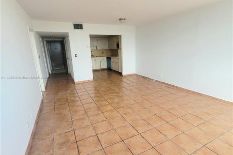 Condominio en alquiler en North Miami Beach, Florida, 1 dormitorio, 73.39 m2 № 1964185 - foto 4