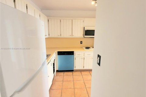 Condominio en alquiler en North Miami Beach, Florida, 1 dormitorio, 73.39 m2 № 1964185 - foto 12