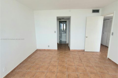 Condominio en alquiler en North Miami Beach, Florida, 1 dormitorio, 73.39 m2 № 1964185 - foto 3
