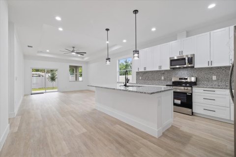 Villa ou maison à vendre à Tampa, Floride: 3 chambres, 148.36 m2 № 2358969 - photo 9