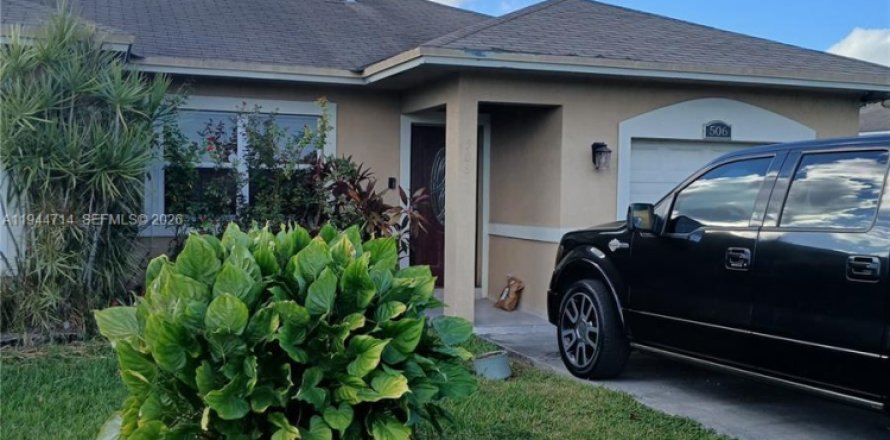 Casa en Florida City, Florida 4 dormitorios, 129.51 m2 № 2002400