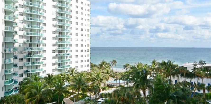 Condo à Hollywood, Floride, 2 chambres № 1934422