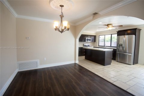 Casa en venta en Miramar, Florida, 3 dormitorios, 151.71 m2 № 1942601 - foto 5